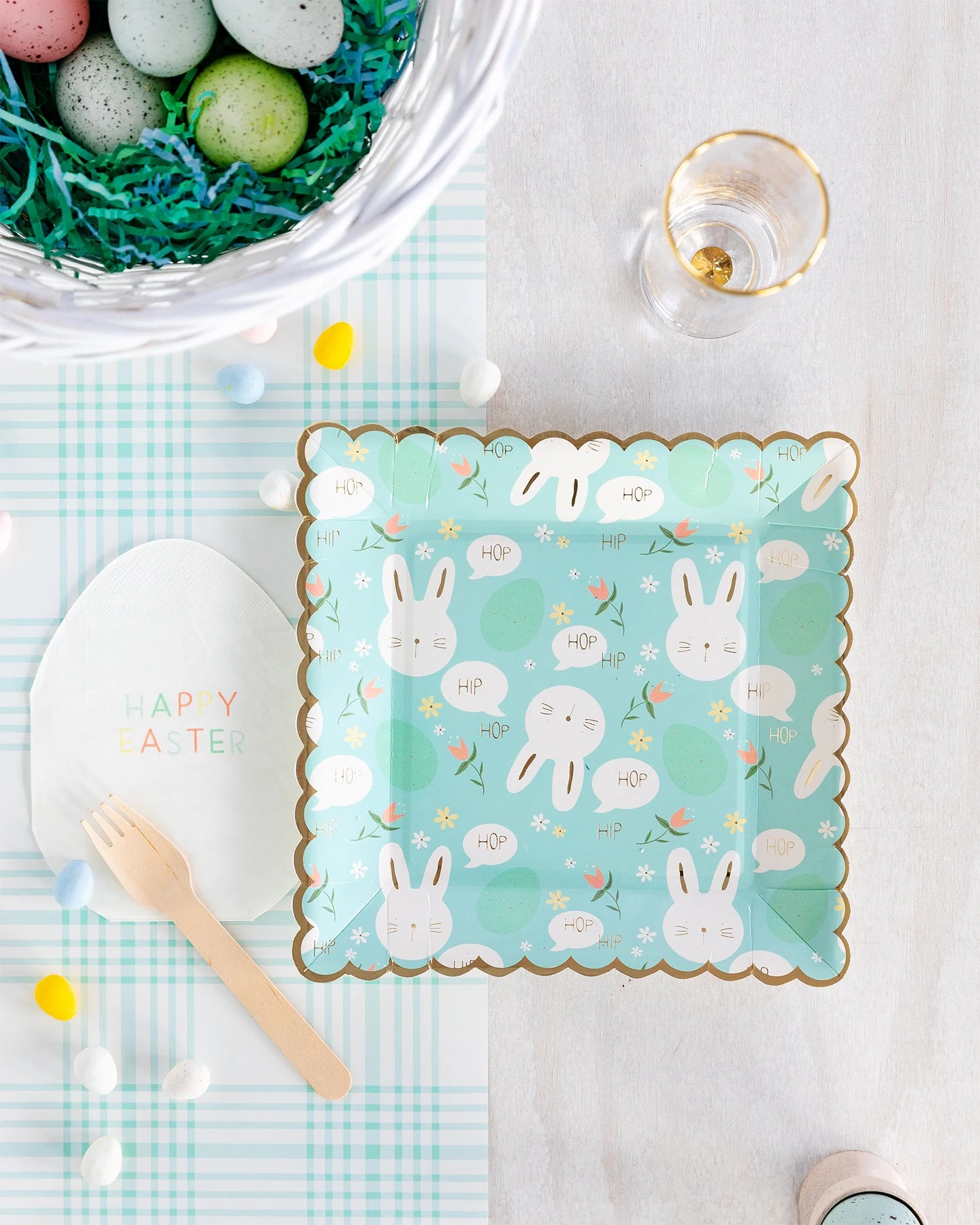 Scattered Bunny Scalloped Paper Plates (8 Pk)