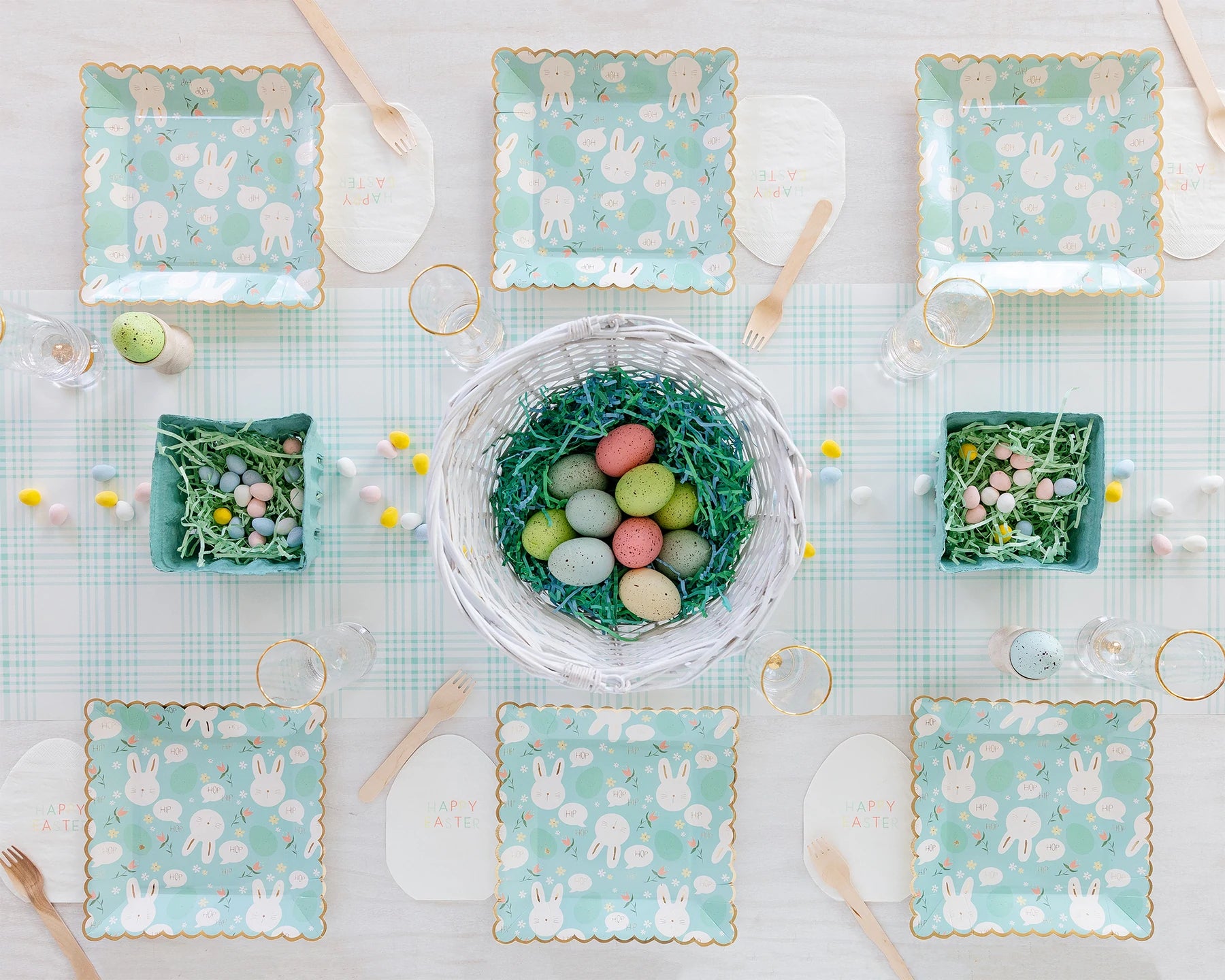 Scattered Bunny Scalloped Paper Plates (8 Pk)