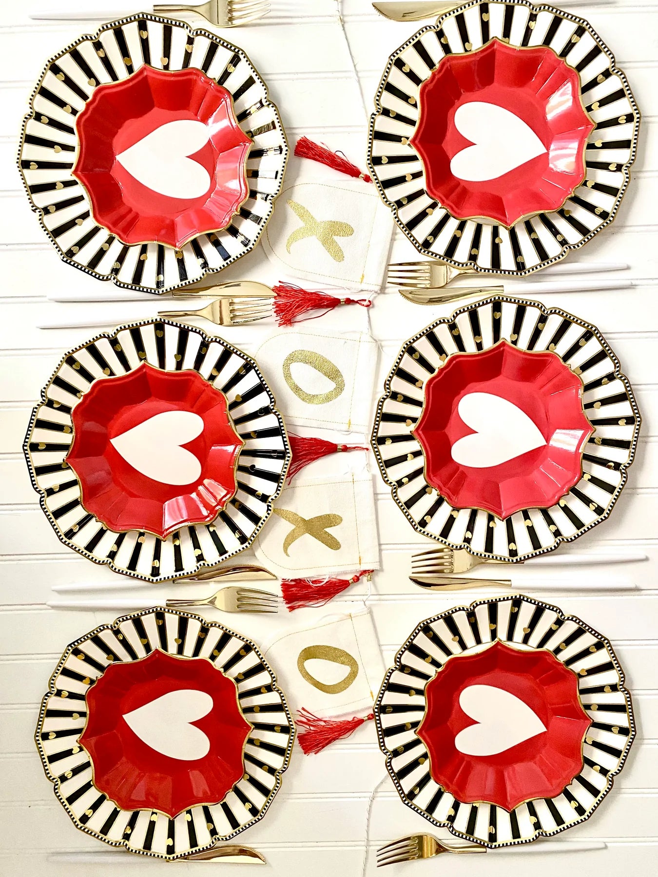 Golden Hearts Love Large Plates (8 Count)